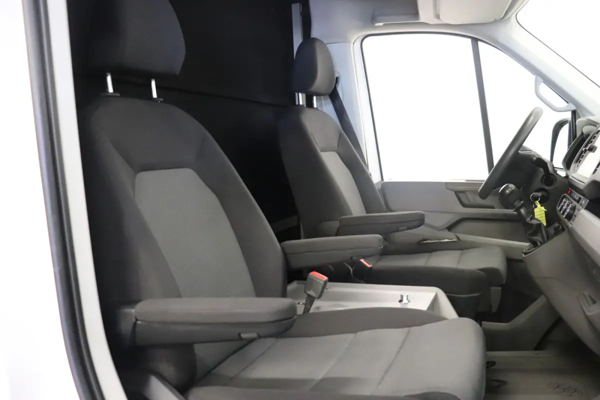 2.0 TDI 140PK L3H3 EURO 6 - Airco - Navi - Cruise - € 17.900,-  Excl.