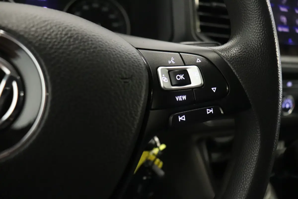 2.0 TDI 140PK L3H3 EURO 6 - Airco - Navi - Cruise - € 17.900,-  Excl.