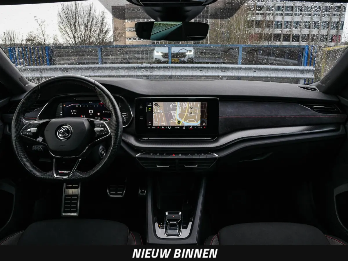 1.4 TSI RS iV PHEV Business 245 PK Panoramadak Matrix LED Camera Sfeerverlichting Stoelverwarming 19"