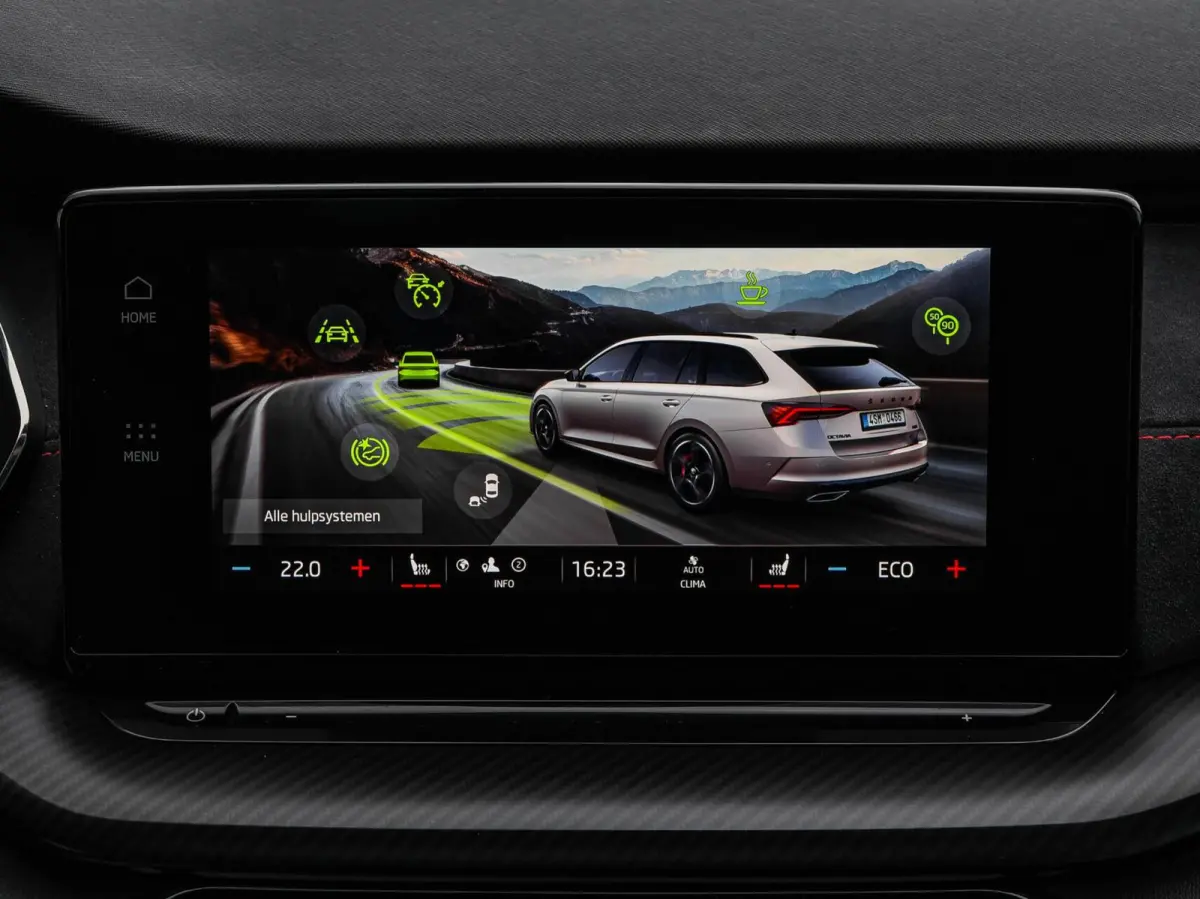 1.4 TSI RS iV PHEV Business 245 PK Panoramadak Matrix LED Camera Sfeerverlichting Stoelverwarming 19"
