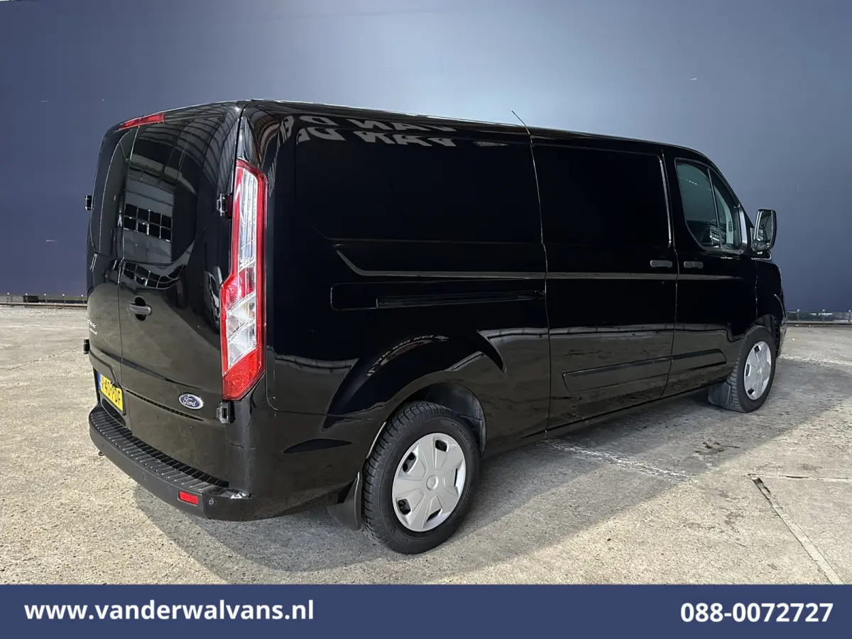 2.0 TDCI 131pk L2H1 Euro6 Airco | Camera | Leder | Navigatie | LED | Cruisecontrol Verwarmde Voorruit, Parkeersensoren, Bijrijdersbank, 2800kg trekvermogen