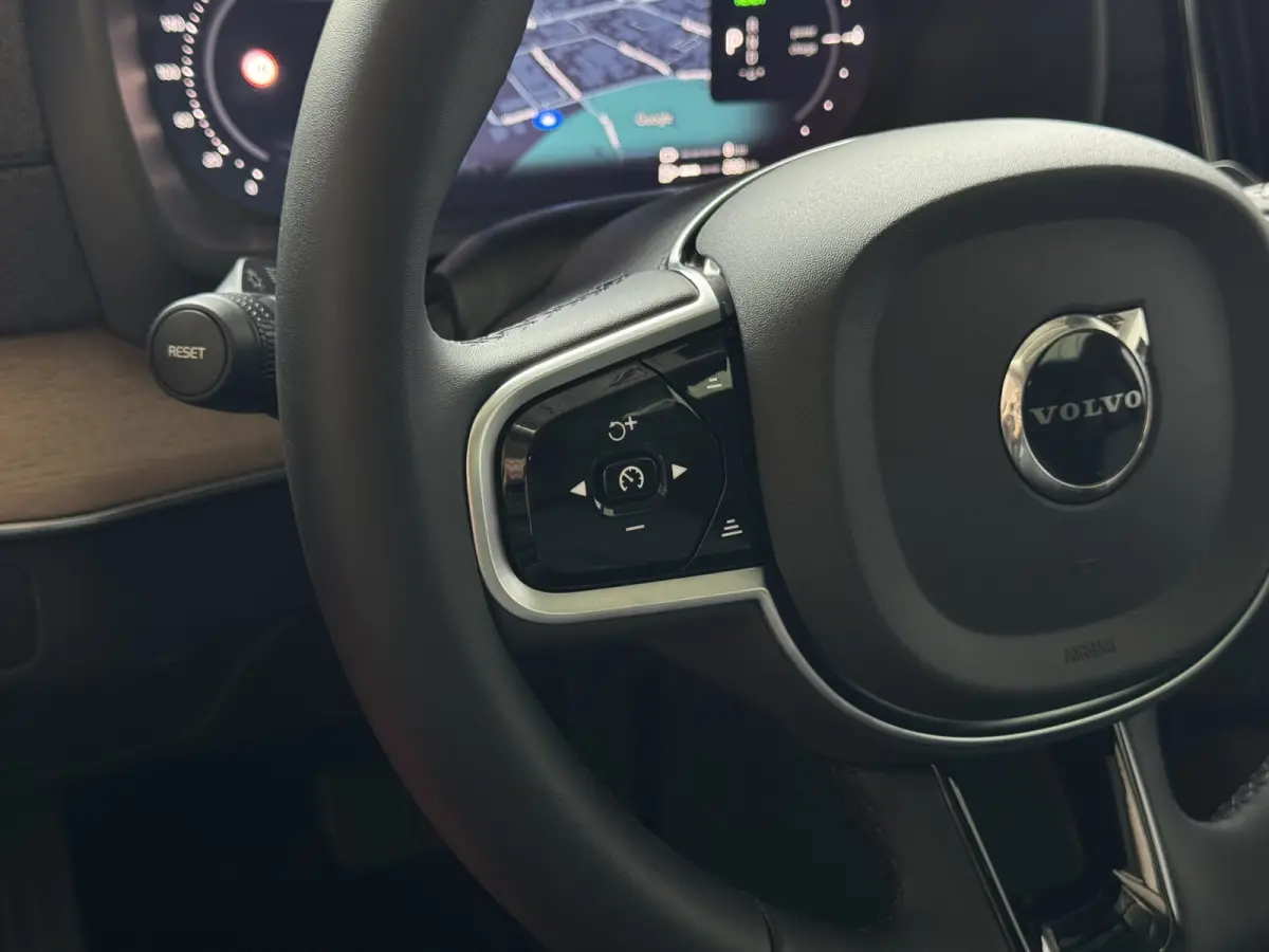2.0 T8 456PK 12/25 LUCHTVERING Bowers & Wilkins AWD 7P ULTRA DARK SCHUIFDAK ELEK.TREKHAAK SCHUIFDAK 21''LMV STOEL/STUUR.VERW PANORAMA STANDKACHEL HEADUP PHEV ✅Top Auto's Wijchen✅ 170 Nie