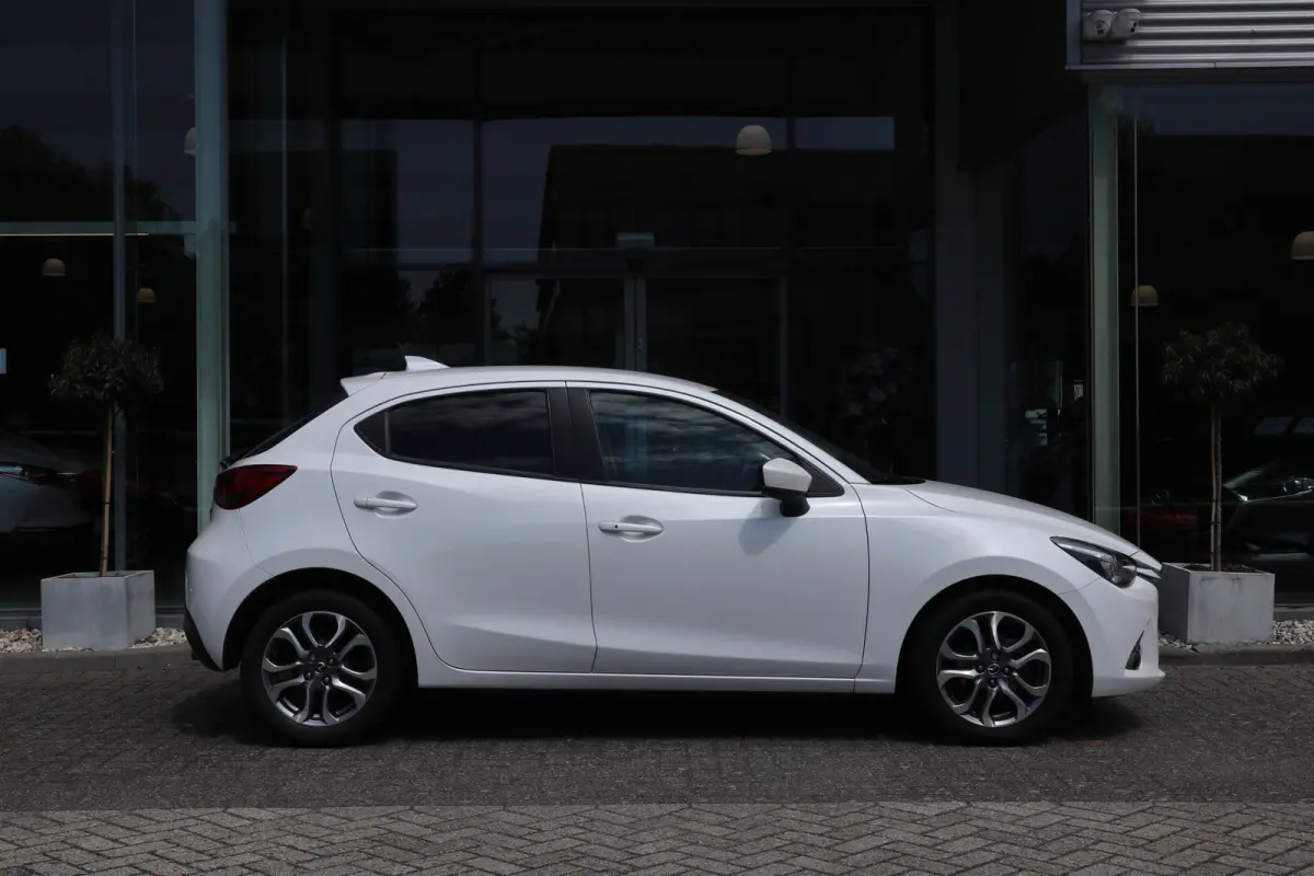 1.5 Skyactiv-G GT-M Black Suede Camera / Navi / Clima / Cruise / LM-Velgen