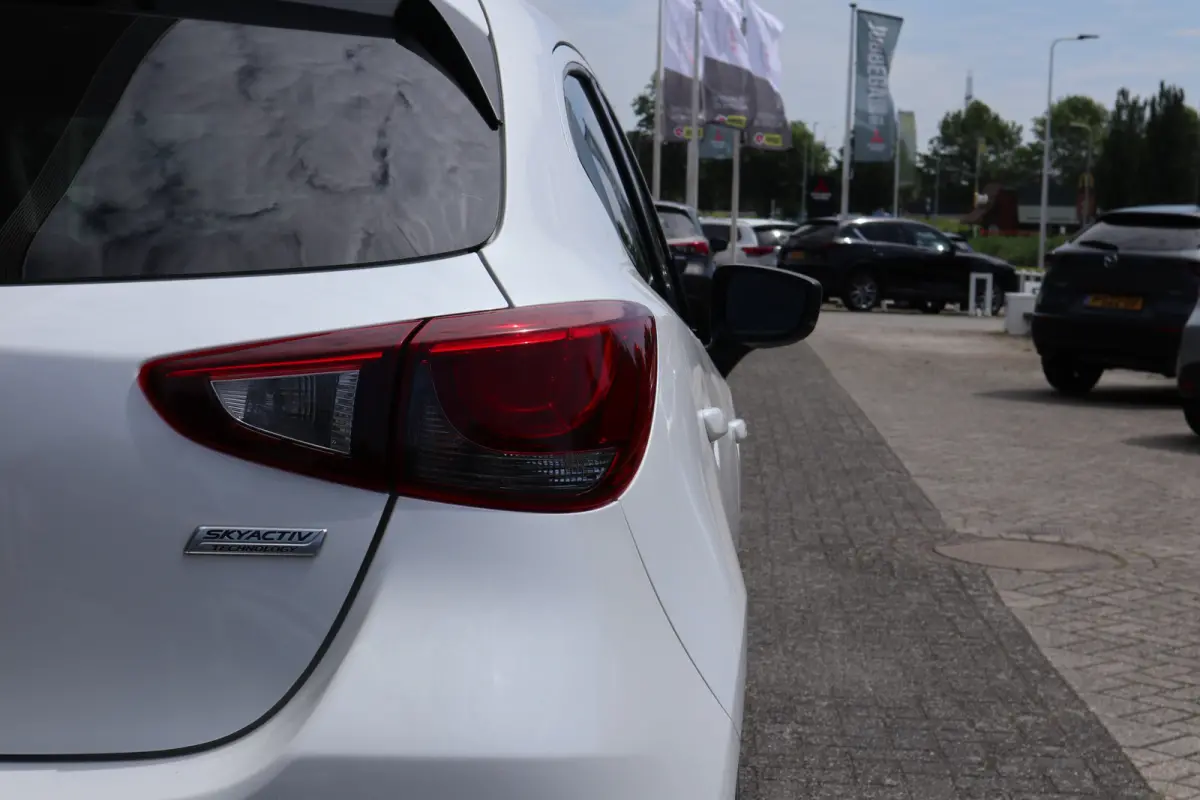 1.5 Skyactiv-G GT-M Black Suede Camera / Navi / Clima / Cruise / LM-Velgen