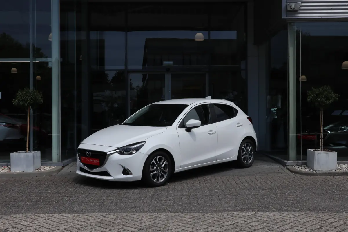 1.5 Skyactiv-G GT-M Black Suede Camera / Navi / Clima / Cruise / LM-Velgen