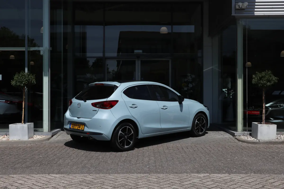 1.5 e-SkyActiv-G 90 Homura Aka Camera / Clima / Navi / Cruise / Head-up