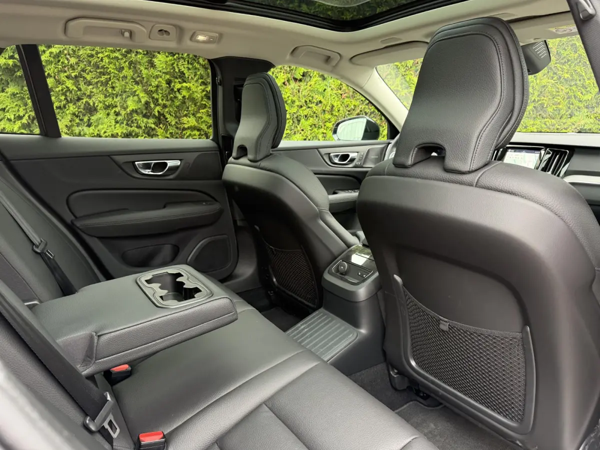 T6 Plug-in hybrid AWD Plus Dark | Panoramadak | Harman/Kardon | Stoel/Stuur Verwarming | Donker Glas