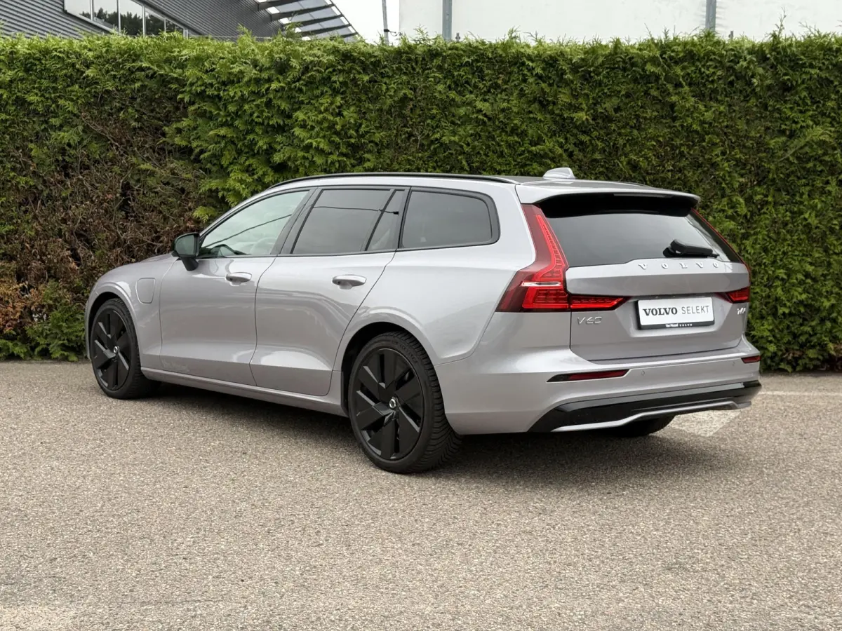 T6 Plug-in hybrid AWD Plus Dark | Panoramadak | Harman/Kardon | Stoel/Stuur Verwarming | Donker Glas