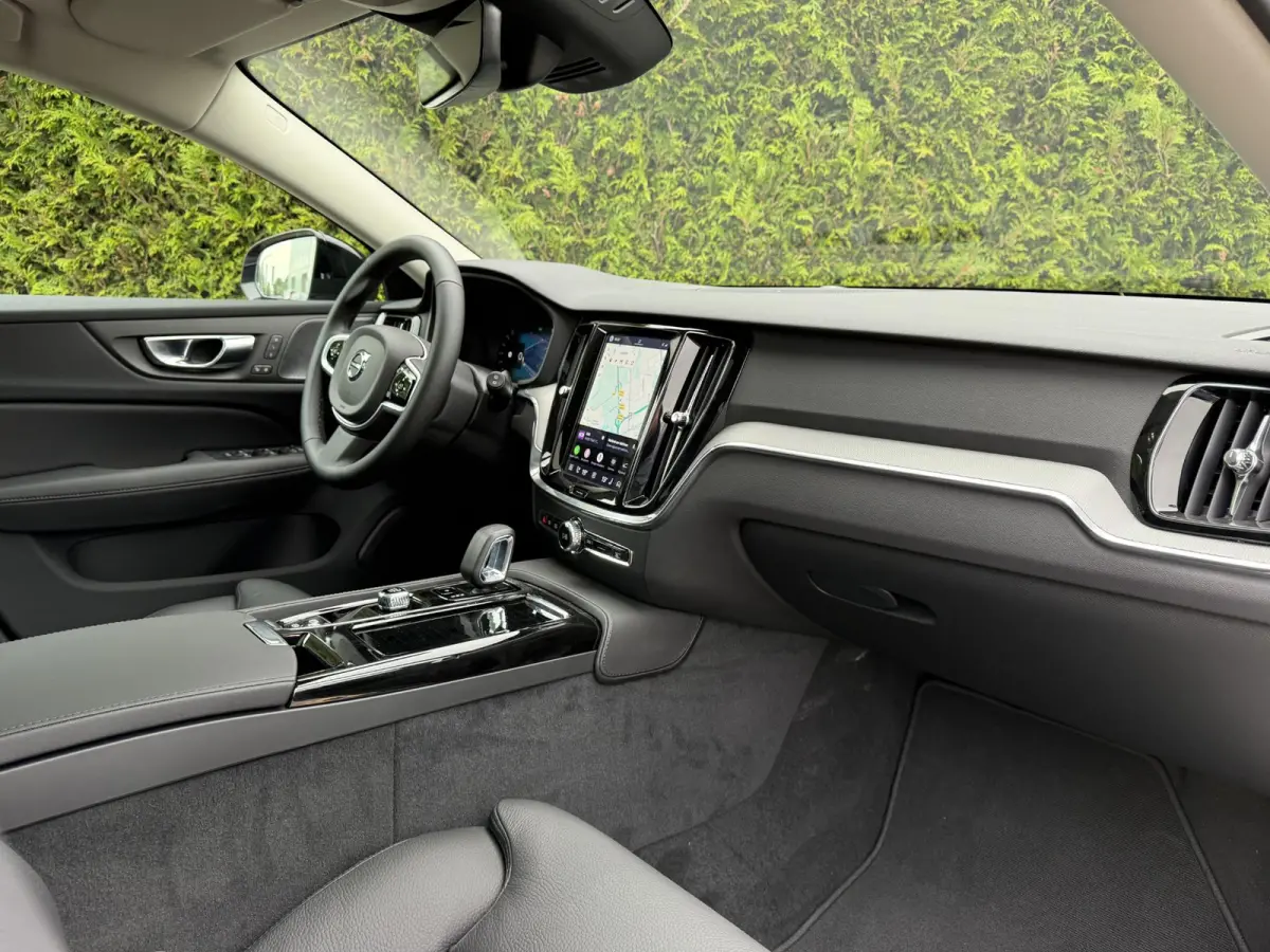 T6 Plug-in hybrid AWD Plus Dark | Panoramadak | Harman/Kardon | Stoel/Stuur Verwarming | Donker Glas