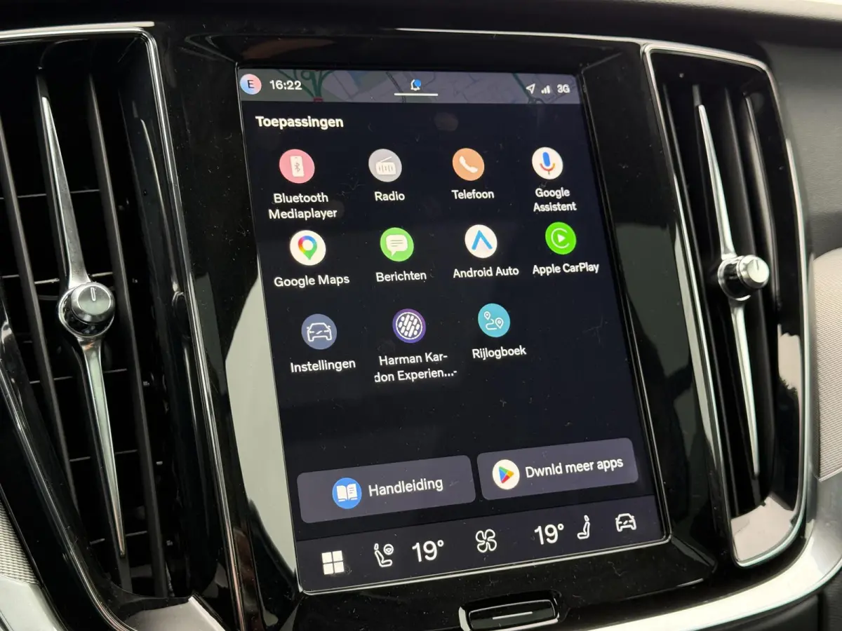 T6 Plug-in hybrid AWD Plus Dark | Panoramadak | Harman/Kardon | Stoel/Stuur Verwarming | Donker Glas