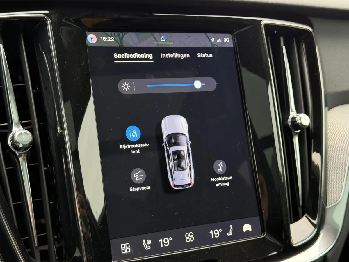 T6 Plug-in hybrid AWD Plus Dark | Panoramadak | Harman/Kardon | Stoel/Stuur Verwarming | Donker Glas