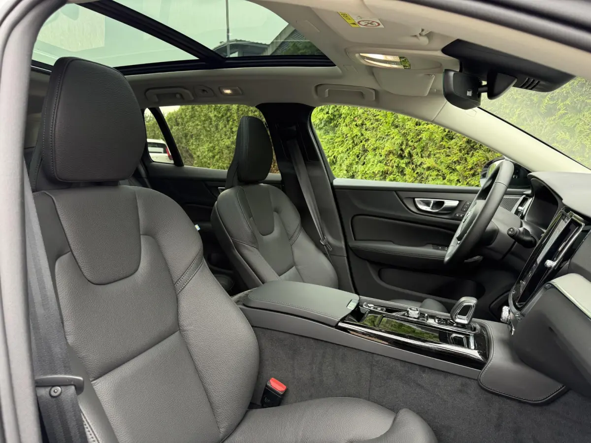 T6 Plug-in hybrid AWD Plus Dark | Panoramadak | Harman/Kardon | Stoel/Stuur Verwarming | Donker Glas