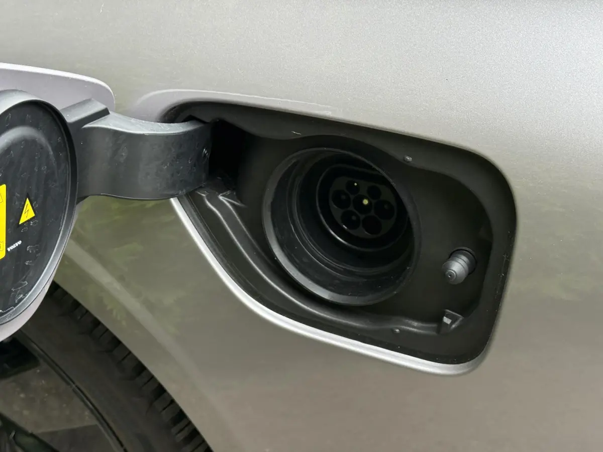 T6 Plug-in hybrid AWD Plus Dark | Panoramadak | Harman/Kardon | Stoel/Stuur Verwarming | Donker Glas