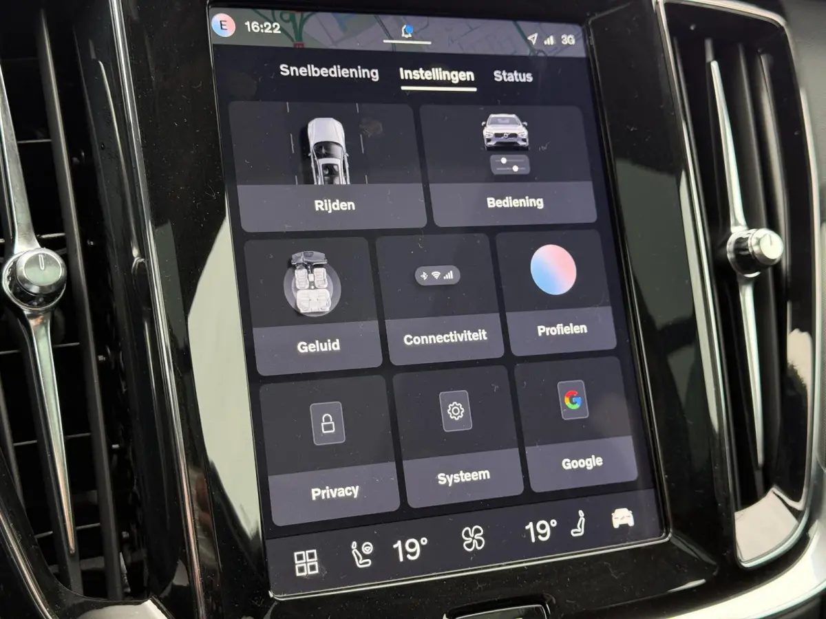 T6 Plug-in hybrid AWD Plus Dark | Panoramadak | Harman/Kardon | Stoel/Stuur Verwarming | Donker Glas