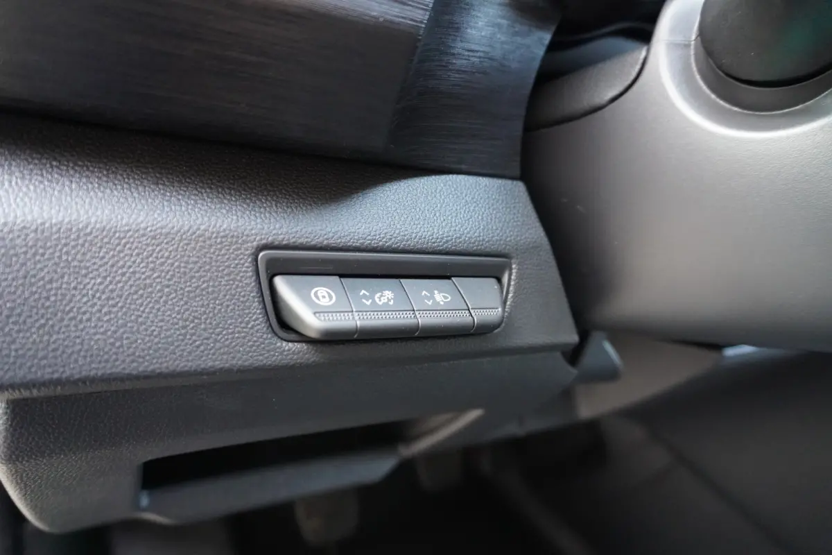 2.0 Blue dCi 130PK L2H1 Advance Schuifdeur L+R Black Edition Nr. V058 | Airco | Cruise | Navigatie | Camera | All season+ 20" LM Velgen