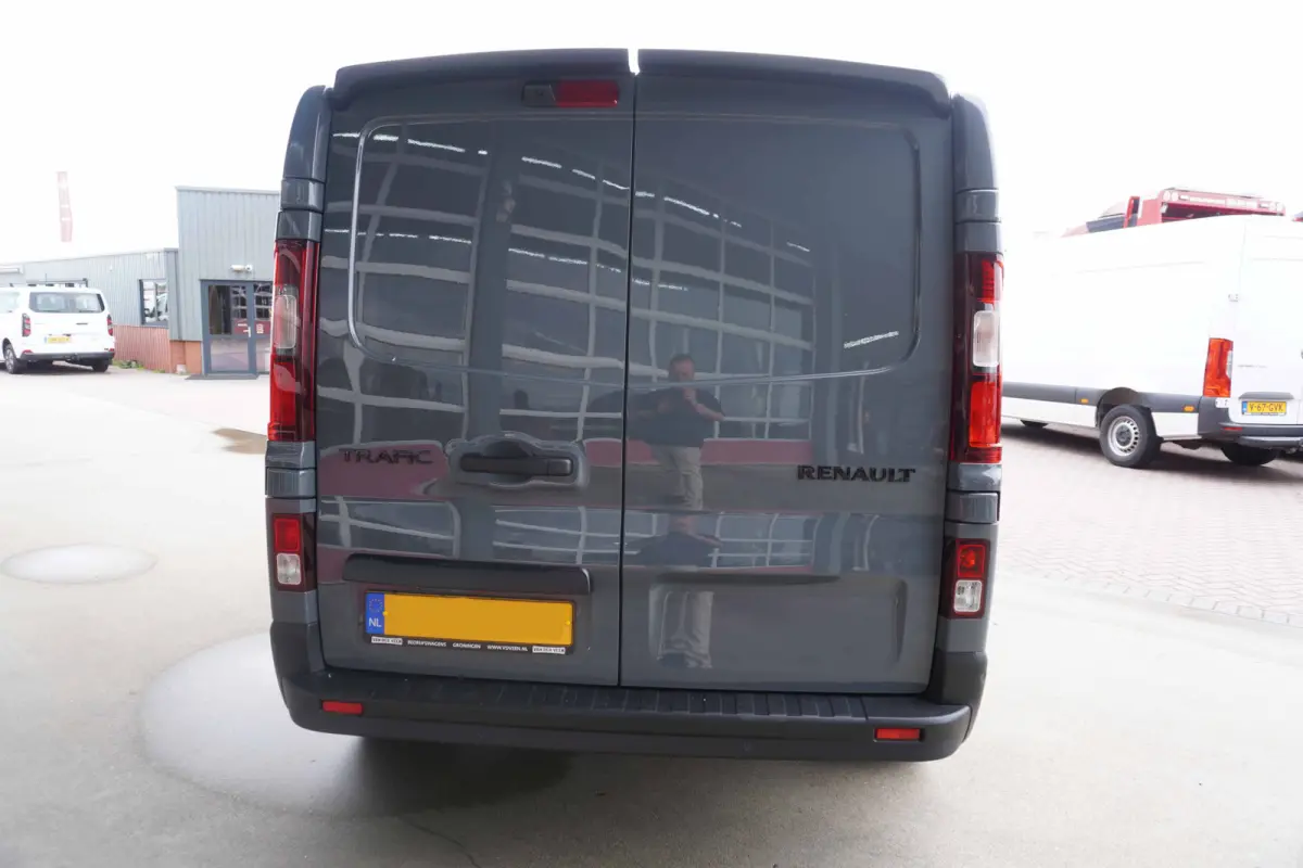 2.0 Blue dCi 130PK L2H1 Advance Schuifdeur L+R Black Edition Nr. V058 | Airco | Cruise | Navigatie | Camera | All season+ 20" LM Velgen