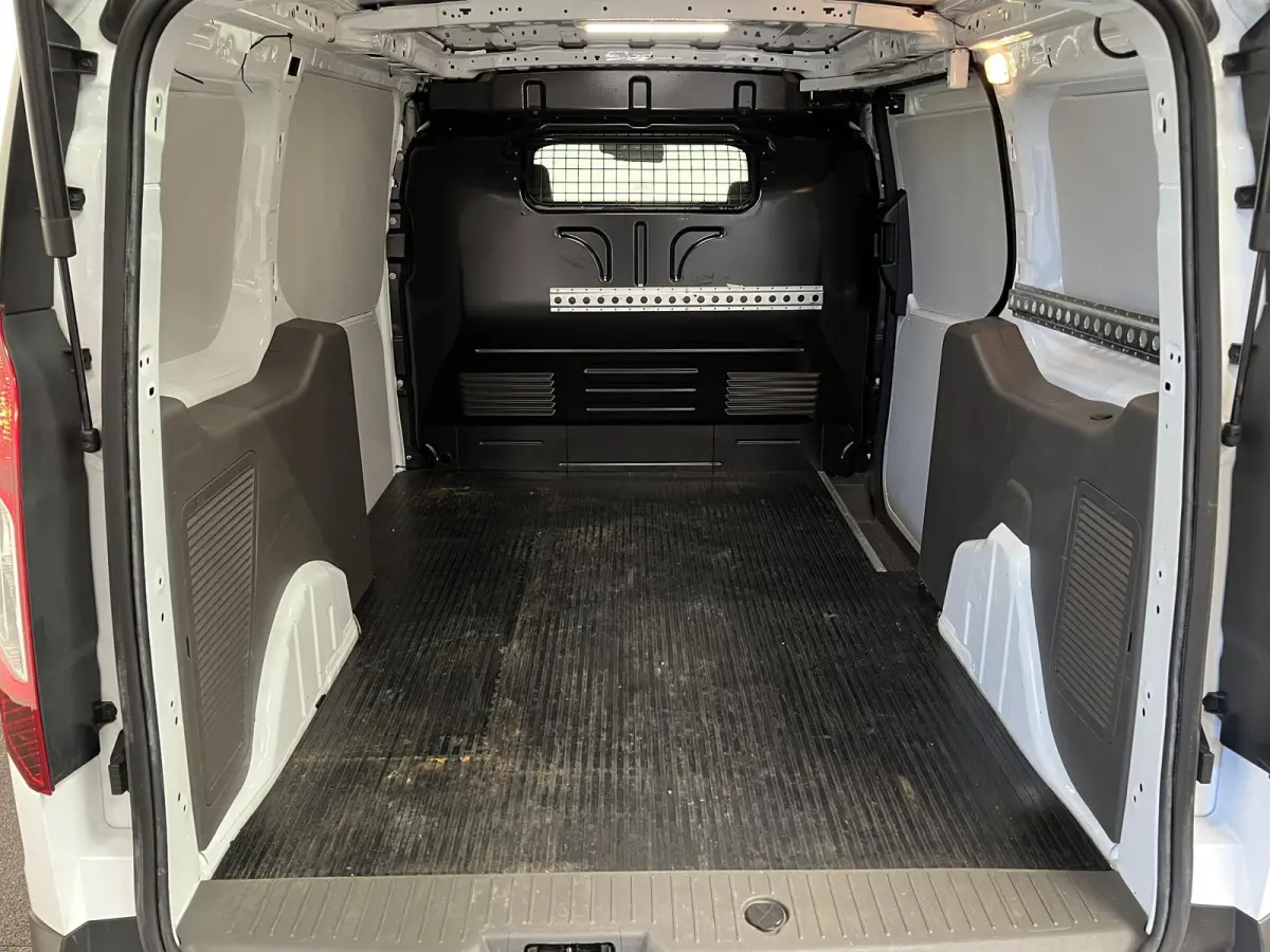1.5 EcoBlue L2 Trend Automaat Airco Radio Cruise Control Parkeersensoren Achterklep Verwarmbare voorstoelen