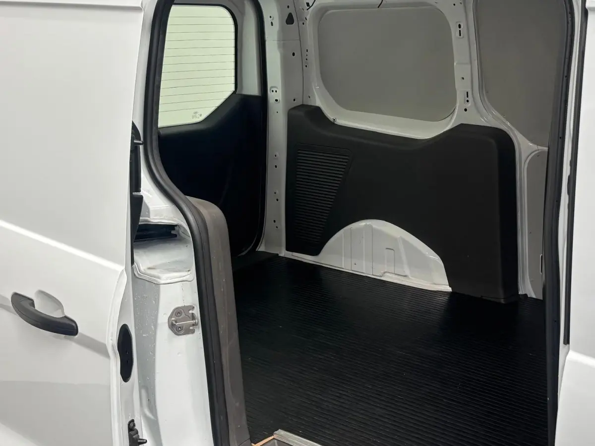 1.5 EcoBlue L2 Trend Automaat Airco Radio Cruise Control Parkeersensoren Achterklep Verwarmbare voorstoelen