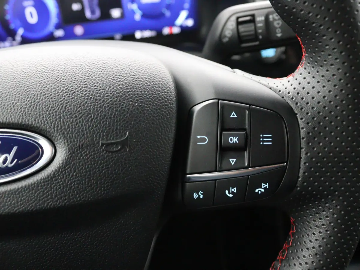 1.0 EcoBoost ST-Line | Trekhaak | Stoel-, Stuur- & Voorruitverw. |