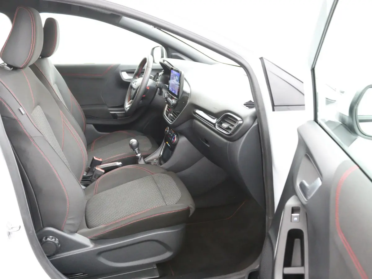 1.0 EcoBoost ST-Line | Trekhaak | Stoel-, Stuur- & Voorruitverw. |