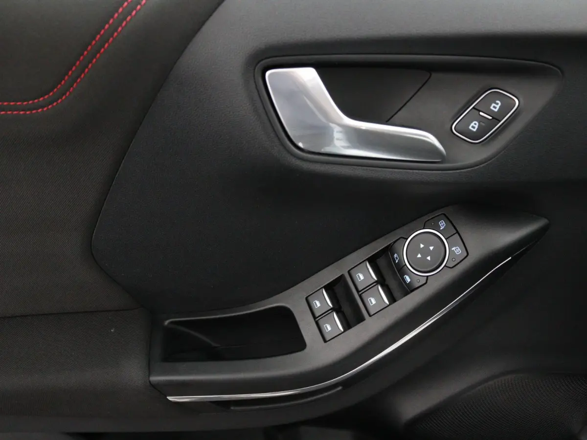 1.0 EcoBoost ST-Line | Trekhaak | Stoel-, Stuur- & Voorruitverw. |