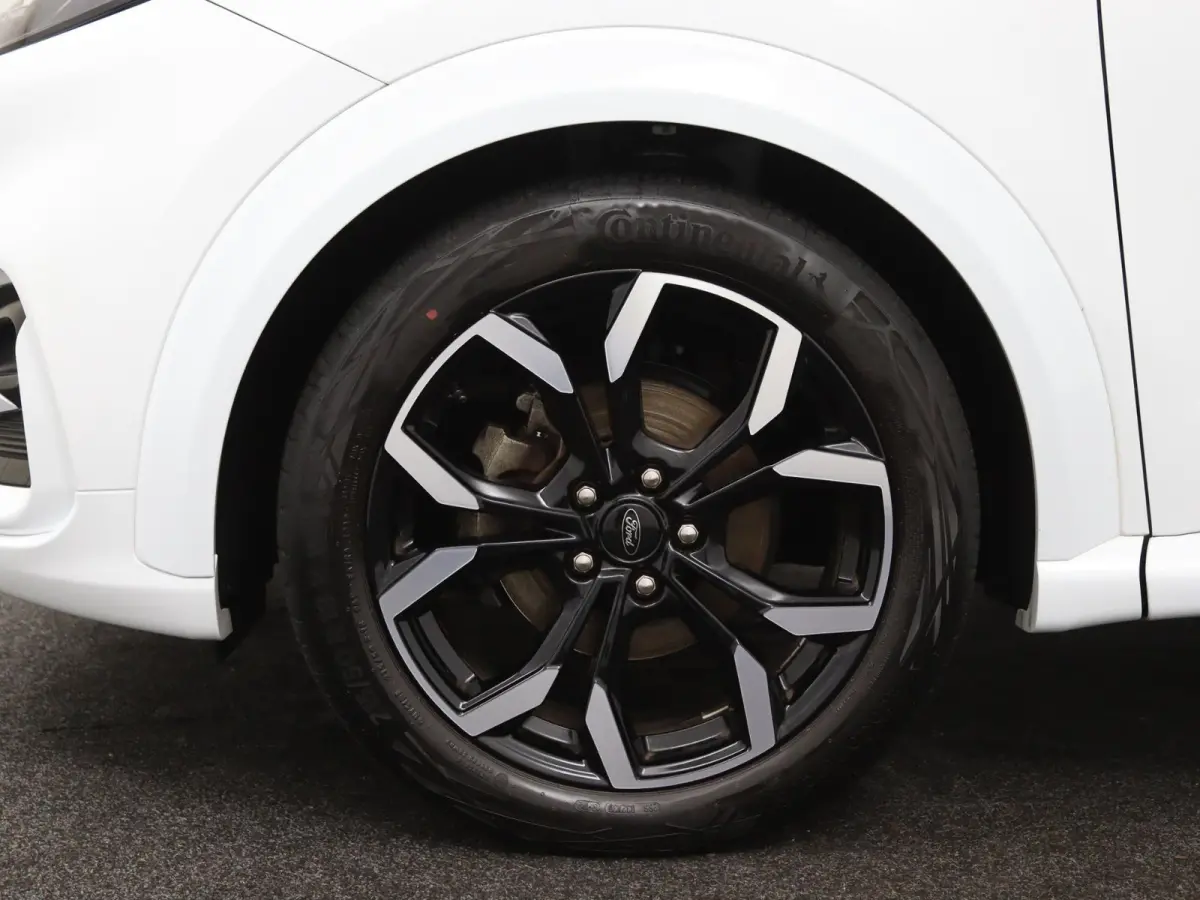 1.0 EcoBoost ST-Line | Trekhaak | Stoel-, Stuur- & Voorruitverw. |
