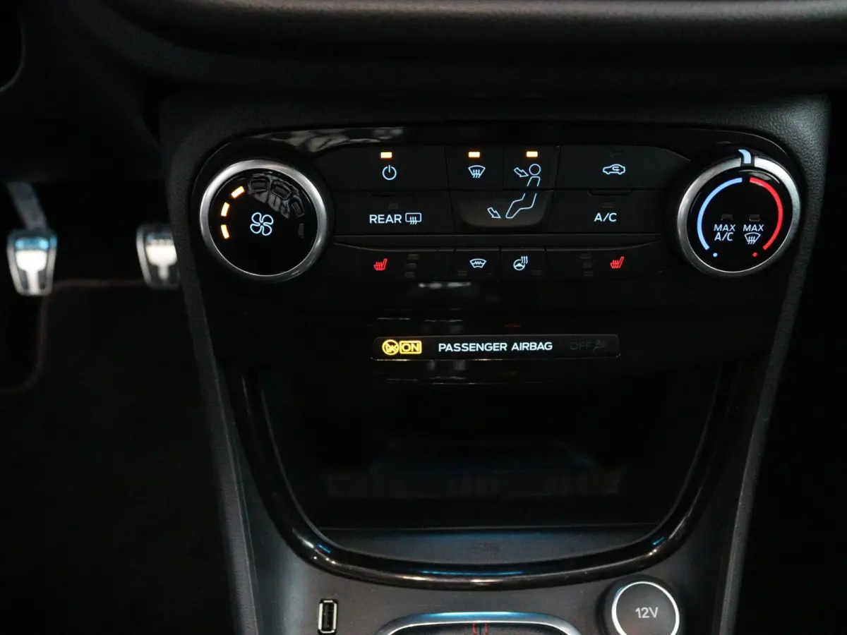 1.0 EcoBoost ST-Line | Trekhaak | Stoel-, Stuur- & Voorruitverw. |