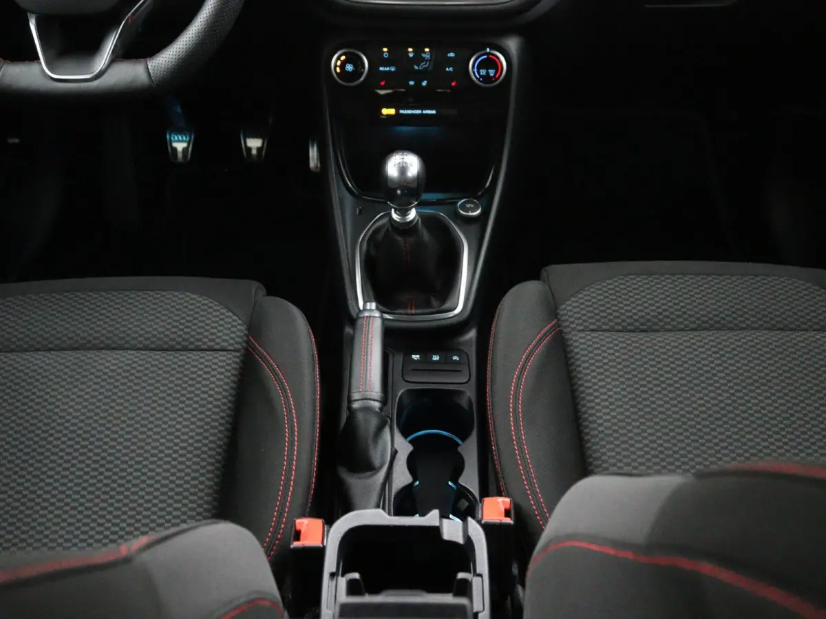 1.0 EcoBoost ST-Line | Trekhaak | Stoel-, Stuur- & Voorruitverw. |
