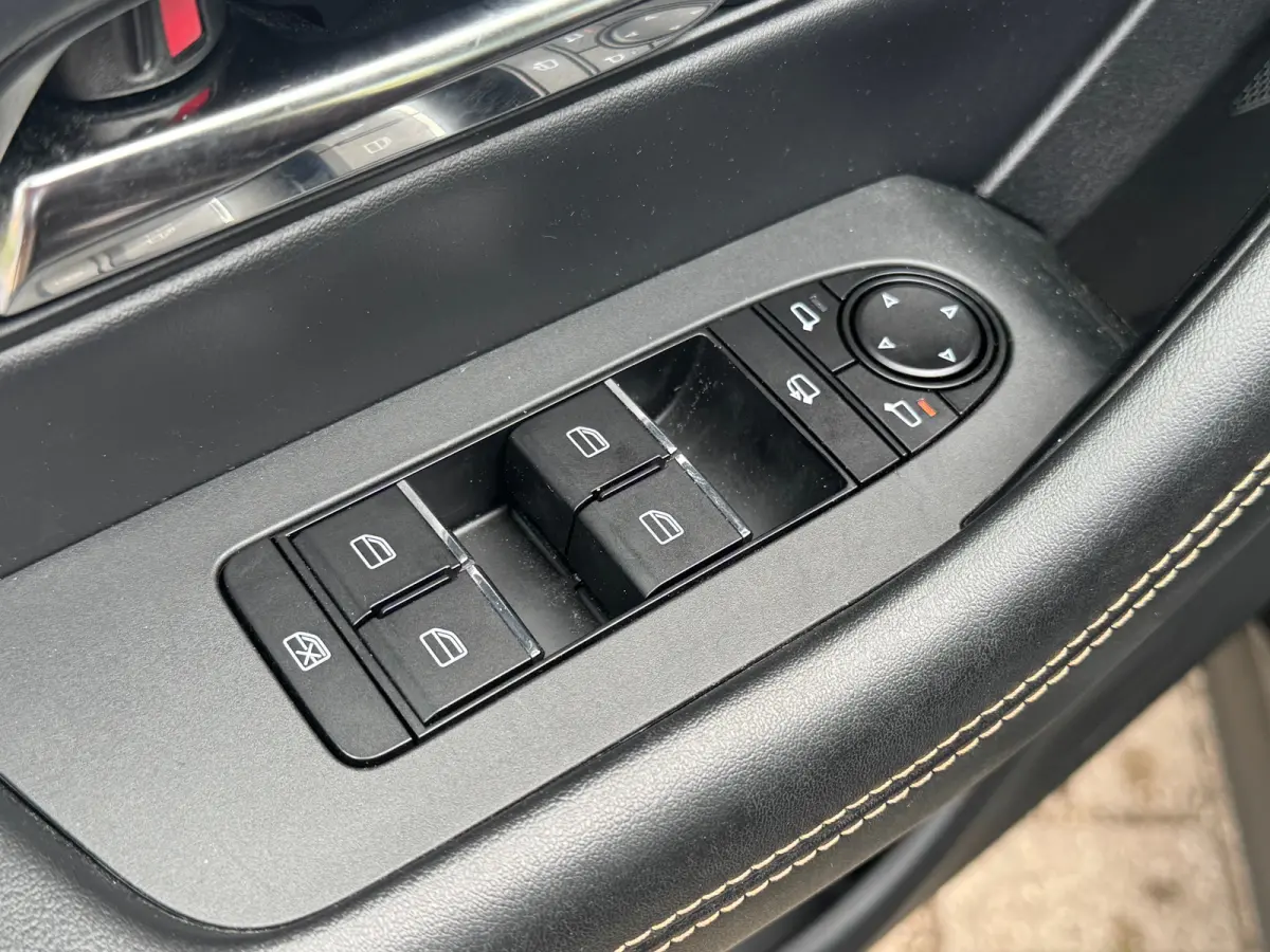 2.5 e-SkyActiv PHEV Exclusive-Line | Achteruitrijcamera | Bluetooth telefoonvoorbereiding | Cruise control