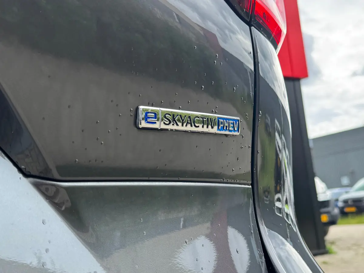 2.5 e-SkyActiv PHEV Exclusive-Line | Achteruitrijcamera | Bluetooth telefoonvoorbereiding | Cruise control