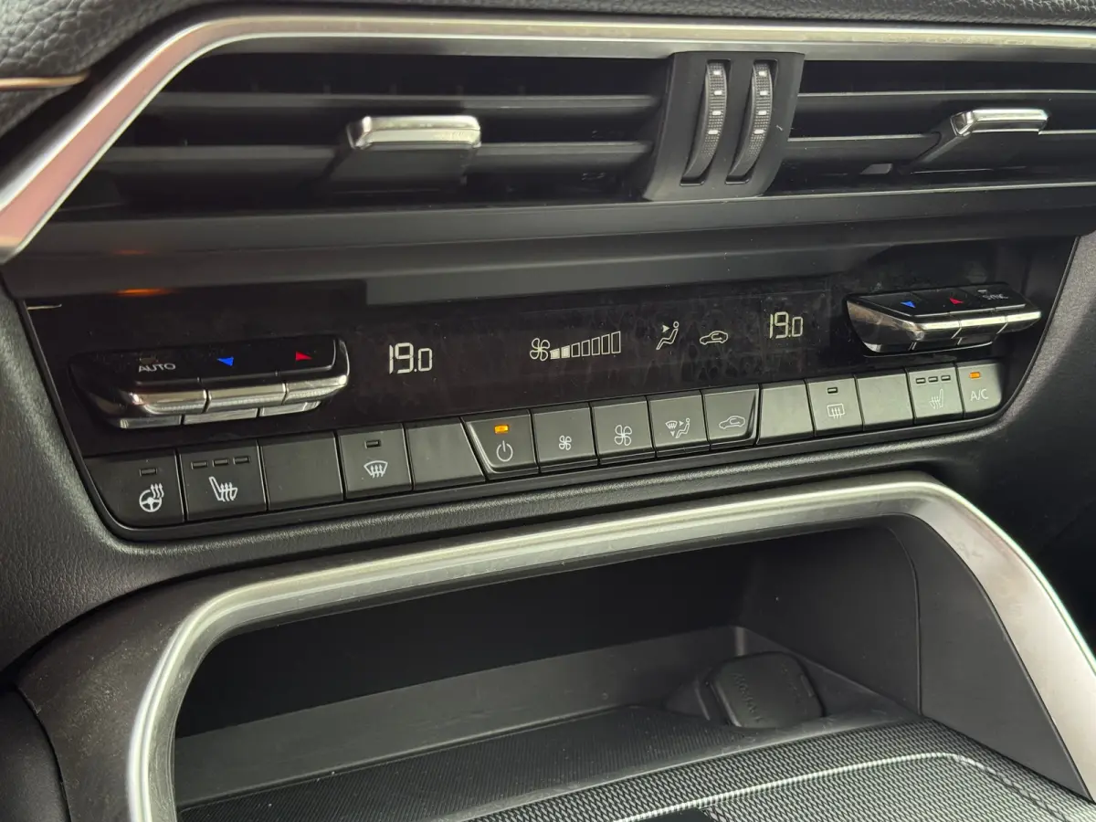 2.5 e-SkyActiv PHEV Exclusive-Line | Achteruitrijcamera | Bluetooth telefoonvoorbereiding | Cruise control
