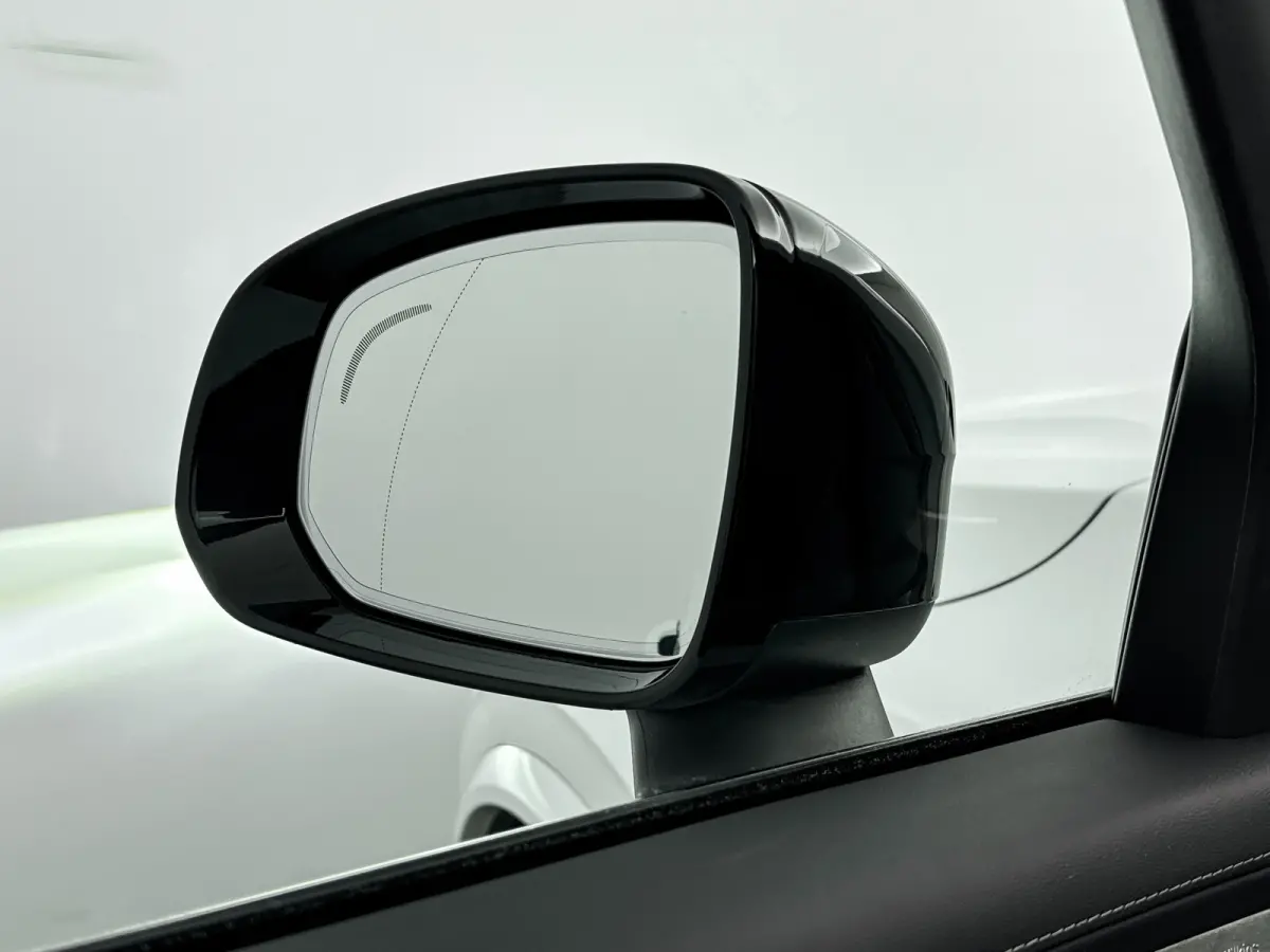 T8 Recharge Ultra Dark | 21" | Luchtvering | Geventileerd Nappa | Massagestoelen | Bowers & Wilkins | Trekhaak | Gelaagd Glas | Panoramadak | Head-up | 360 Camera