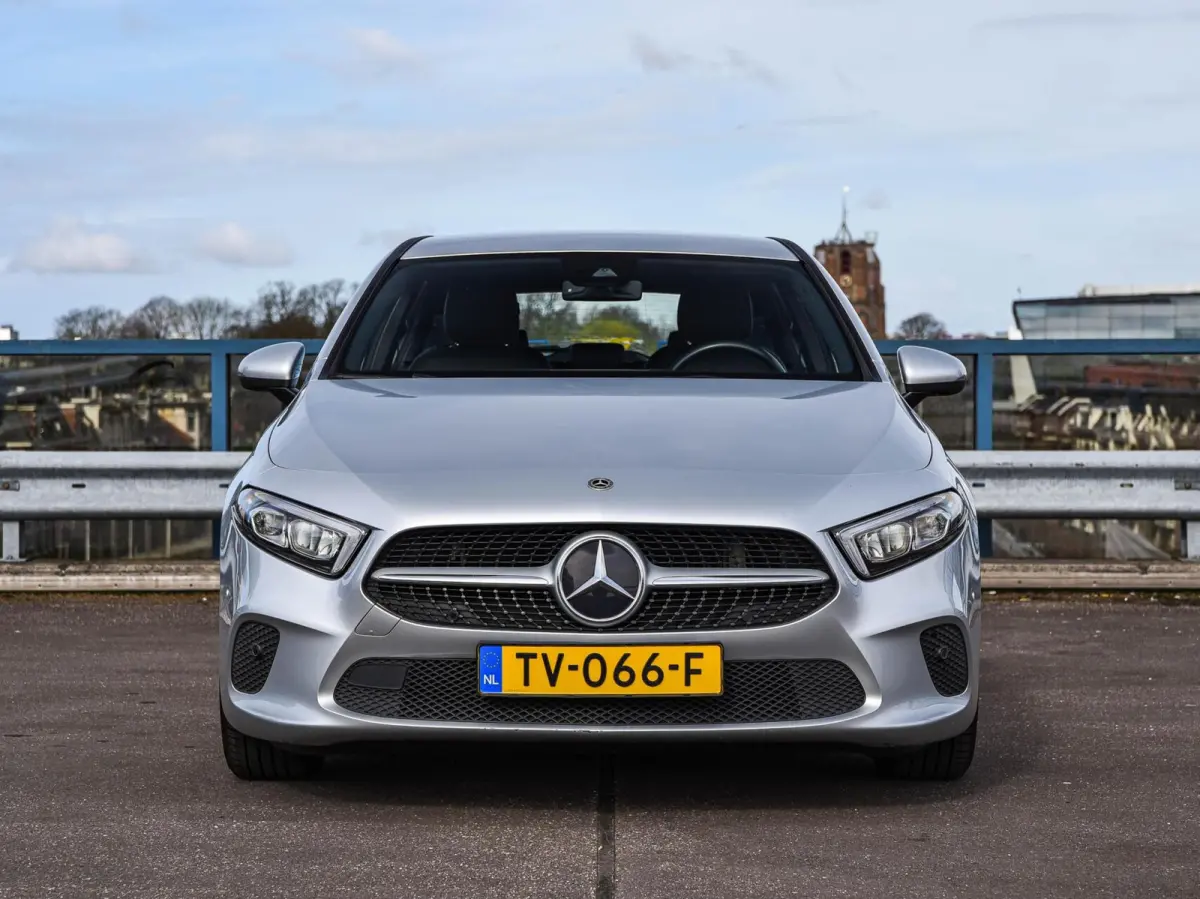180 d Launch Edition Widescreen Camera Apple CarPlay Android Auto Navigatie Stoelverwarming