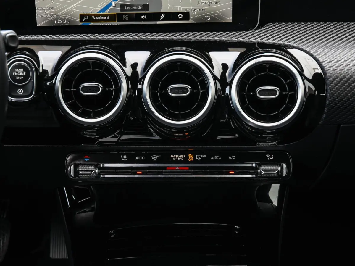 180 d Launch Edition Widescreen Camera Apple CarPlay Android Auto Navigatie Stoelverwarming