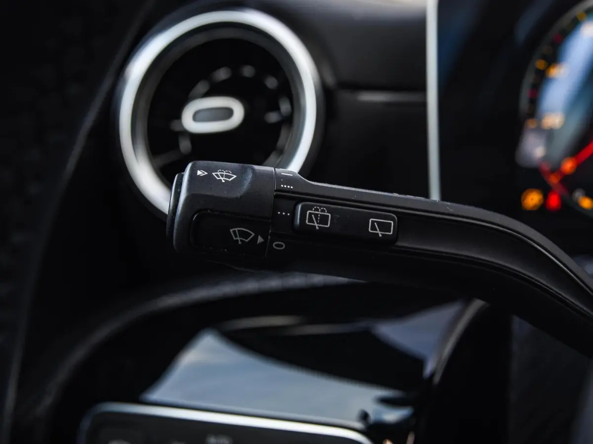180 d Launch Edition Widescreen Camera Apple CarPlay Android Auto Navigatie Stoelverwarming