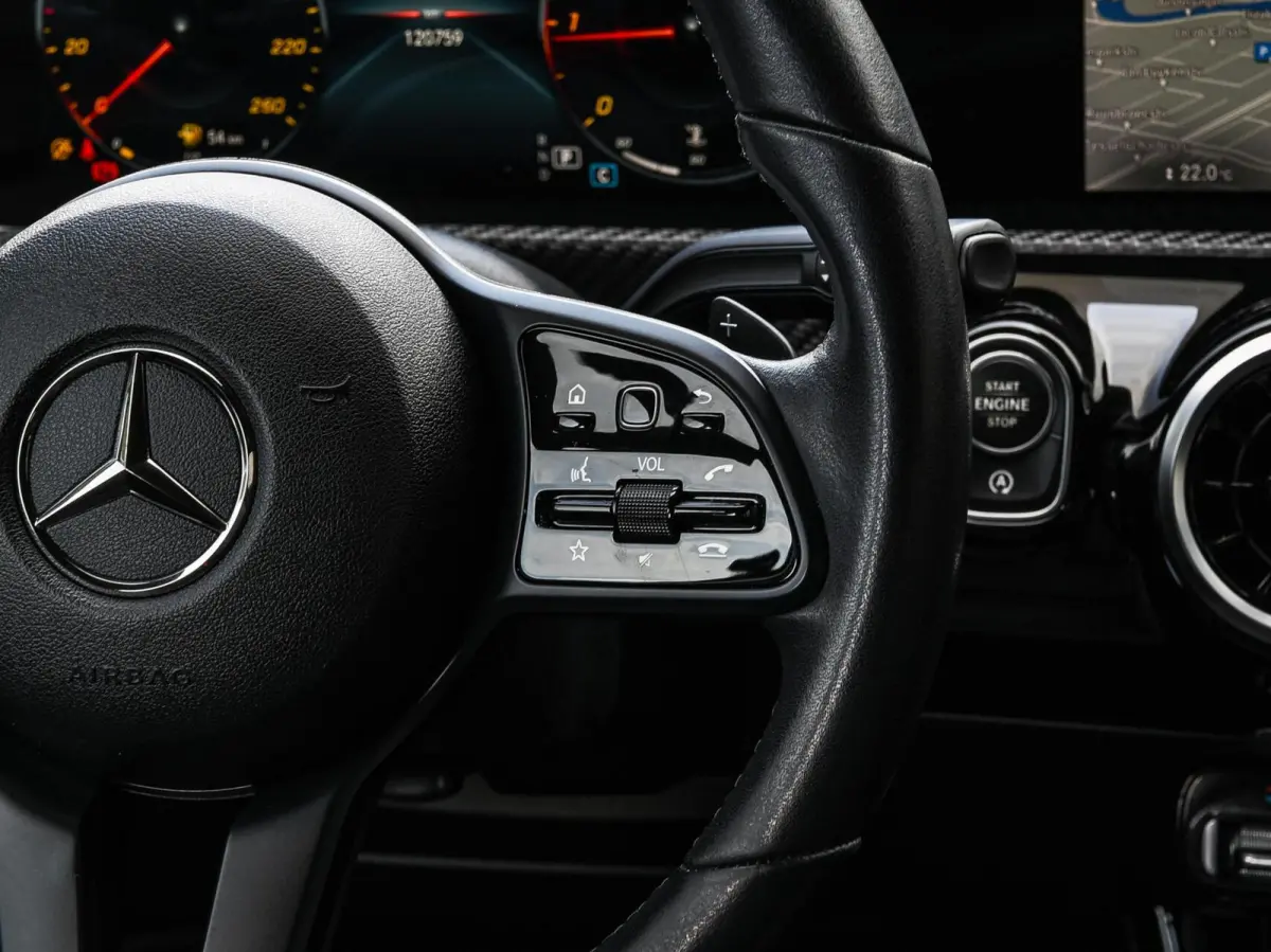 180 d Launch Edition Widescreen Camera Apple CarPlay Android Auto Navigatie Stoelverwarming