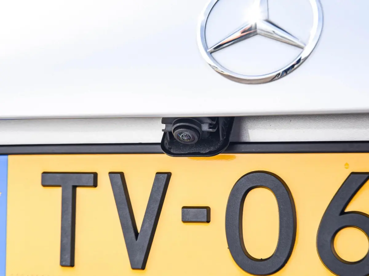 180 d Launch Edition Widescreen Camera Apple CarPlay Android Auto Navigatie Stoelverwarming