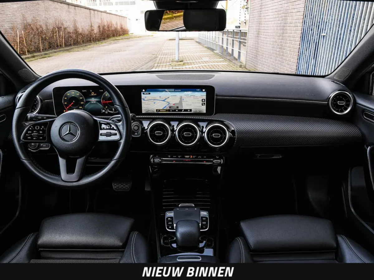 180 d Launch Edition Widescreen Camera Apple CarPlay Android Auto Navigatie Stoelverwarming