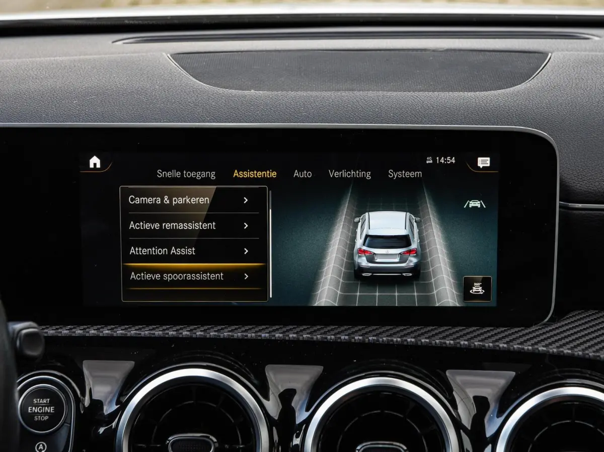 180 d Launch Edition Widescreen Camera Apple CarPlay Android Auto Navigatie Stoelverwarming