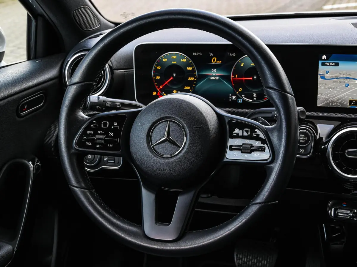 180 d Launch Edition Widescreen Camera Apple CarPlay Android Auto Navigatie Stoelverwarming