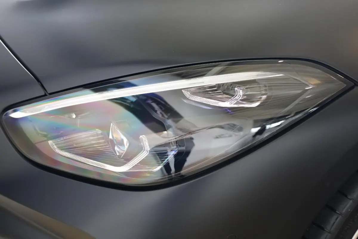 sDrive20i | Final Edition | Harman Kardon | Head-up Display