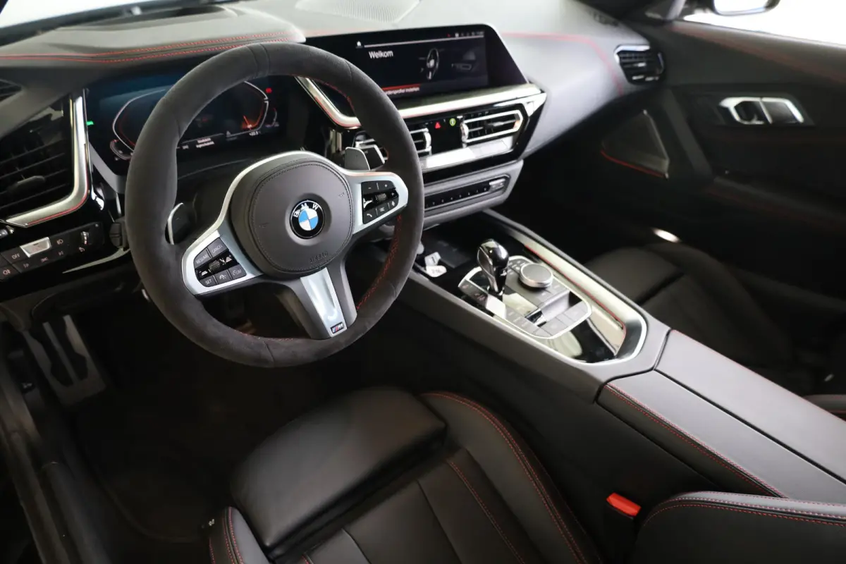 sDrive20i | Final Edition | Harman Kardon | Head-up Display