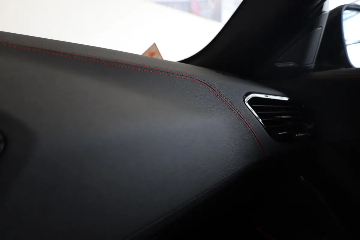 sDrive20i | Final Edition | Harman Kardon | Head-up Display