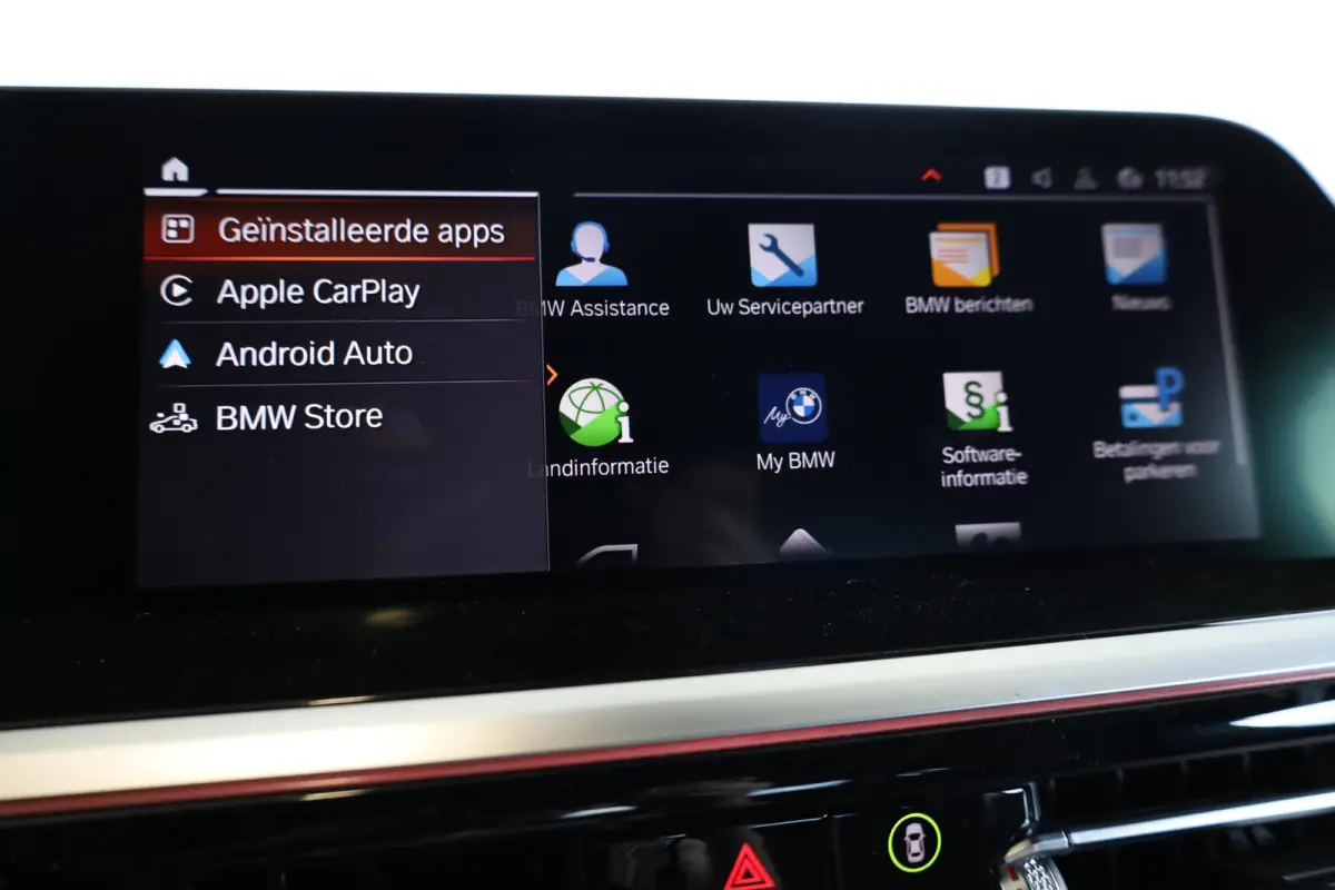 sDrive20i | Final Edition | Harman Kardon | Head-up Display