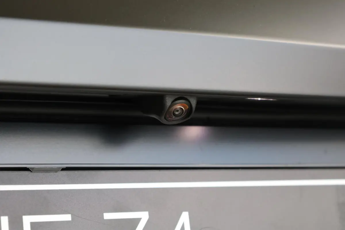 sDrive20i | Final Edition | Harman Kardon | Head-up Display