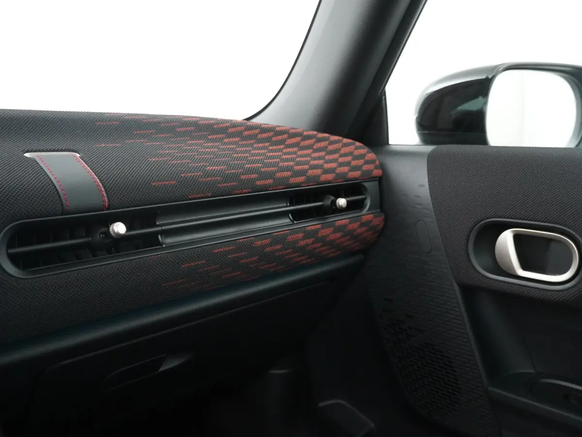 Cooper C JCW-trim | Pakket-M | Stuur- stoelverwarming | Schuif-kantel dak | Achteruitrijcamera |