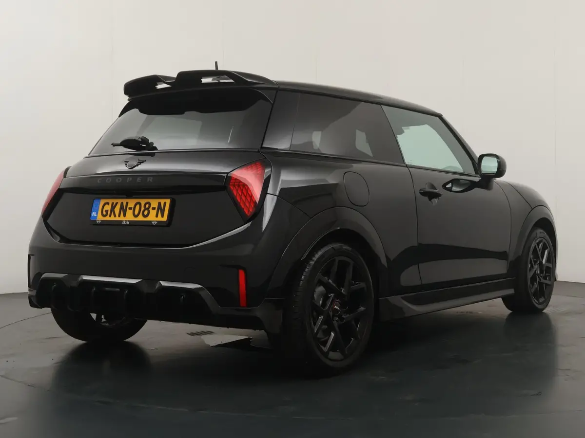 Cooper C JCW-trim | Pakket-M | Stuur- stoelverwarming | Schuif-kantel dak | Achteruitrijcamera |