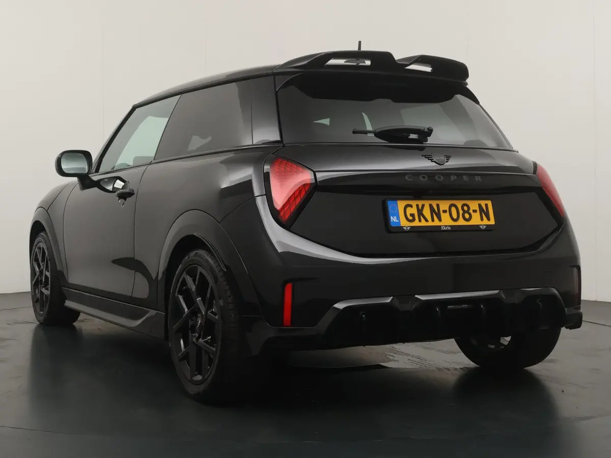 Cooper C JCW-trim | Pakket-M | Stuur- stoelverwarming | Schuif-kantel dak | Achteruitrijcamera |