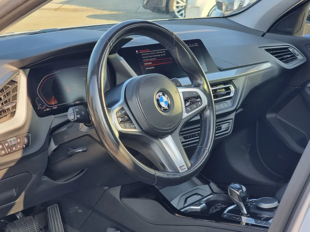 118i Business Edition M sport stuur | Sportline | Panoramadak | Sportstoelen