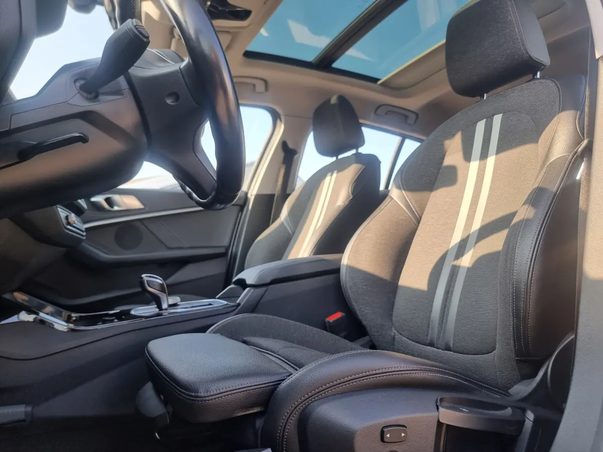 118i Business Edition M sport stuur | Sportline | Panoramadak | Sportstoelen